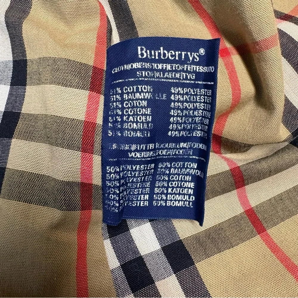 Burberry trench coat. - Picture 13 of 16